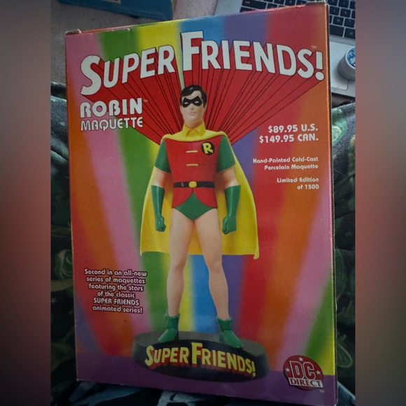 SUPER FRIENDS ROBIN MAQUETTE - Picture 1 of 7